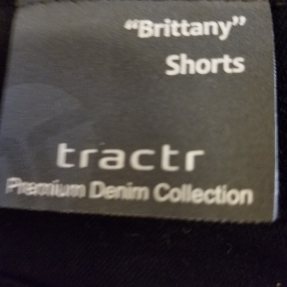 "Tractr" Brittany Shorts Black Frayed Size 16 NWT - Picture 5 of 8